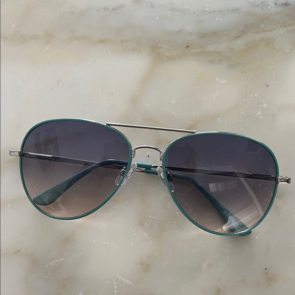 New never worn EXPRESS aviator style sunglasses